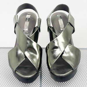 BCBGMAXAZRIA Wood Heel Charcoal Size 7